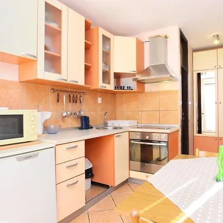 Studio 17706a